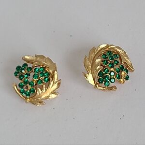 Vintage Coro Gold Tone Green Rhinestone Flower Floral Leaf Clip On Stud Earrings